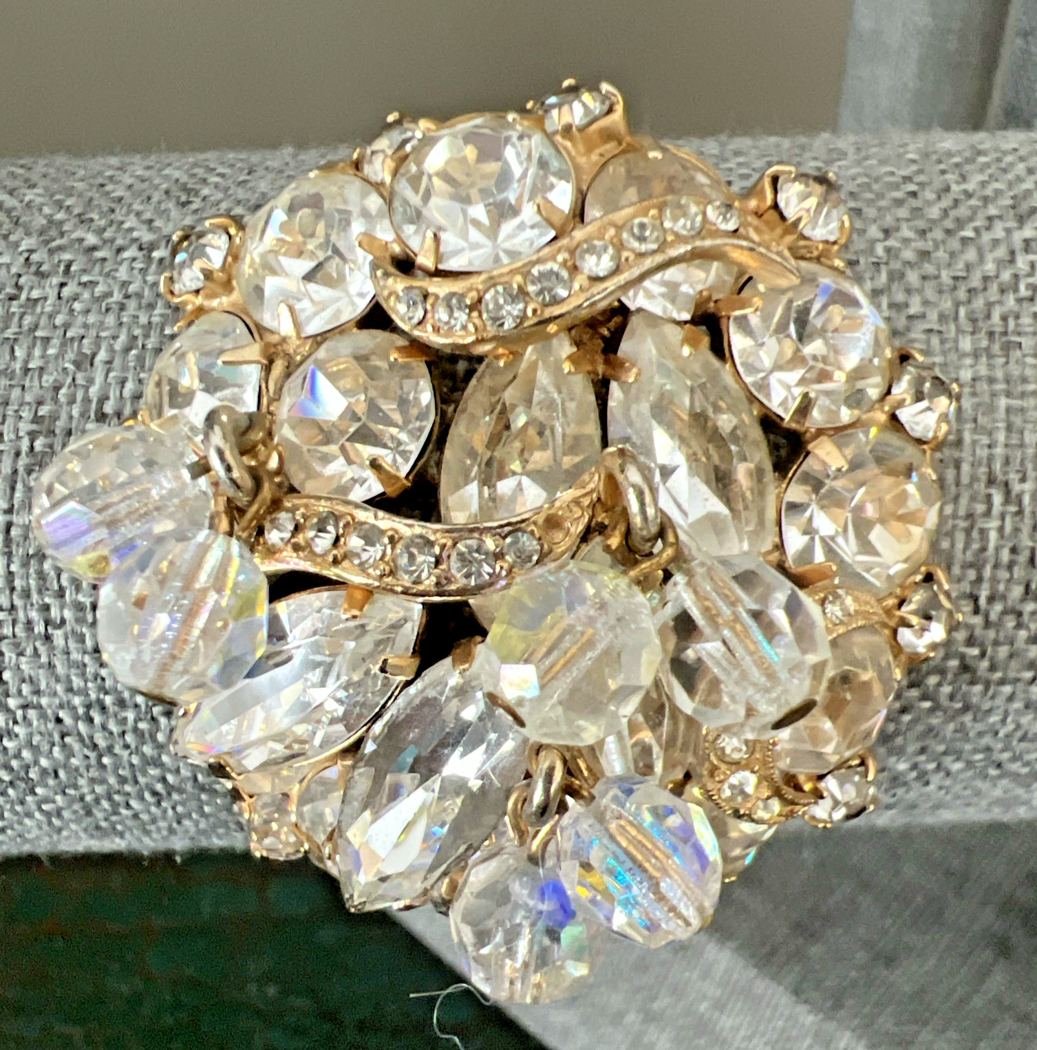 VTG. SIGNED KRAMER CLEAR RHINESTONE and CRYSTAL CHA CHA BROOCH and BRACELET SET