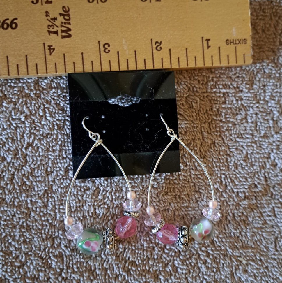 Vtg Signed SAQ For Avon Pink & Floral Beaded Silver Tone Necklace & Earring Set