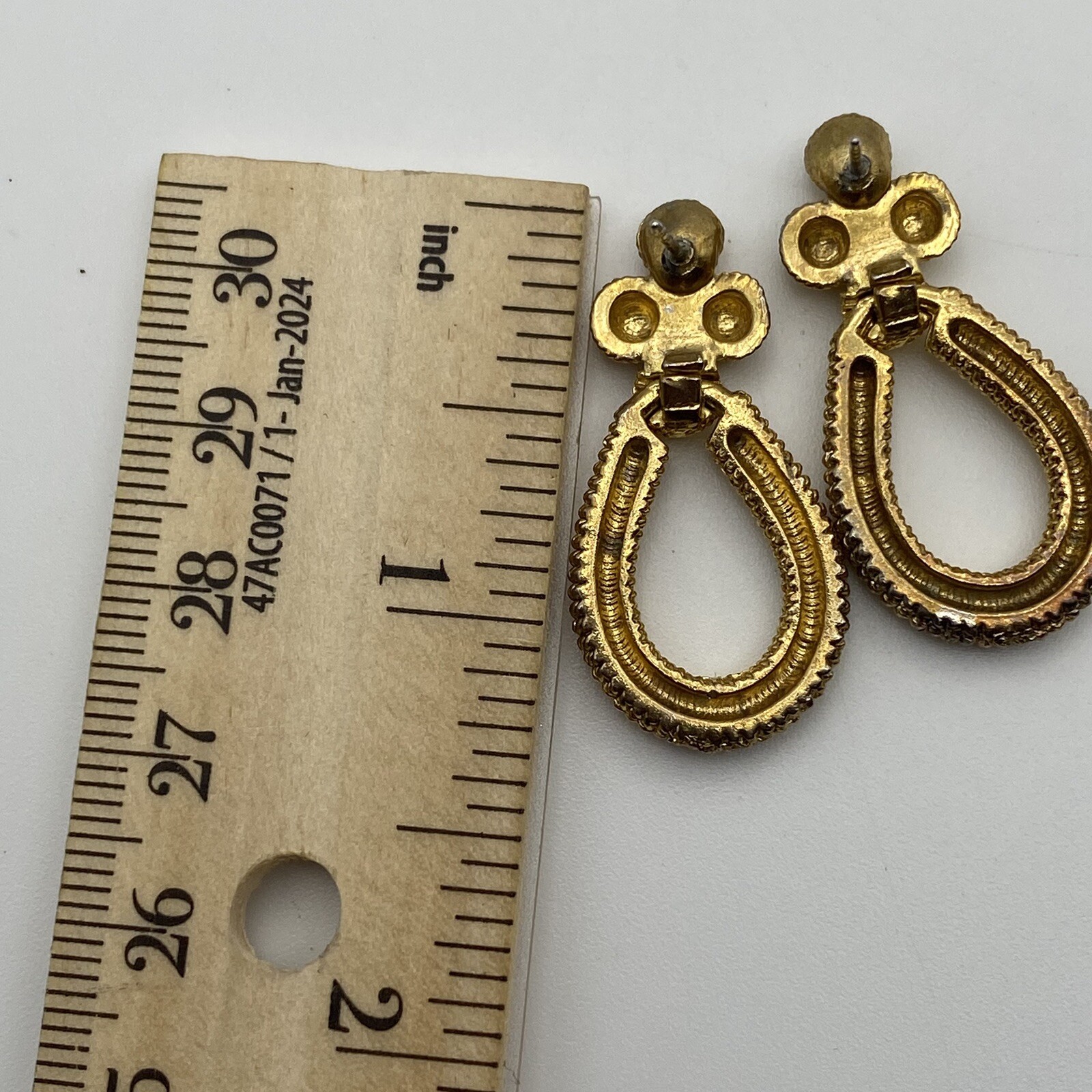 1 1/2 Inch Nautical Rope Textured Gold Tone Stud Earrings Vintage