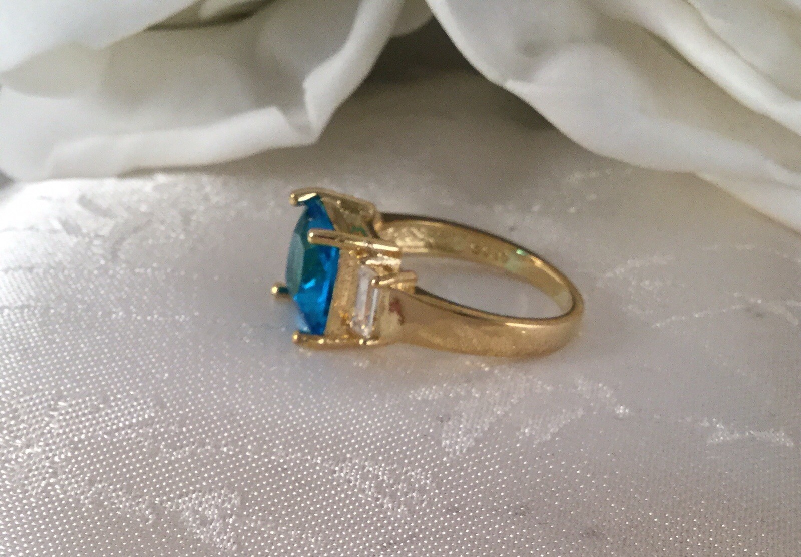 Vintage Jewellery Gold Ring London Blue Topaz White Sapphires Deco Jewelry 10