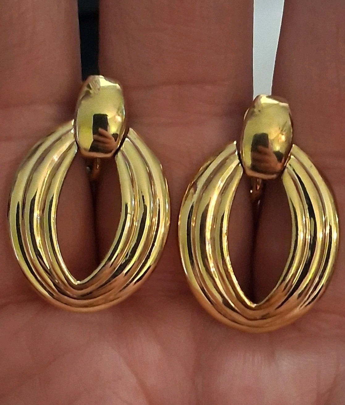 Vintage triple ridge loop door-knocker adjustable clip-on earrings, gold-tone