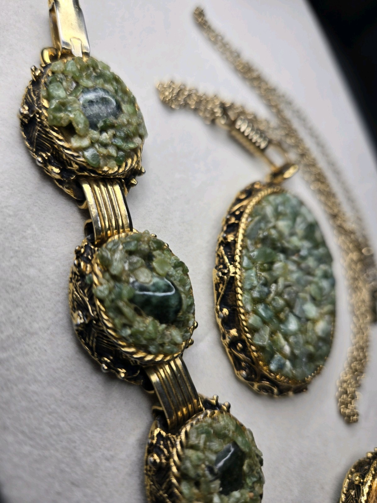 Antique Circa 1920s Jewelry Set Bracelet Earrings Necklace Ring Jade Chips