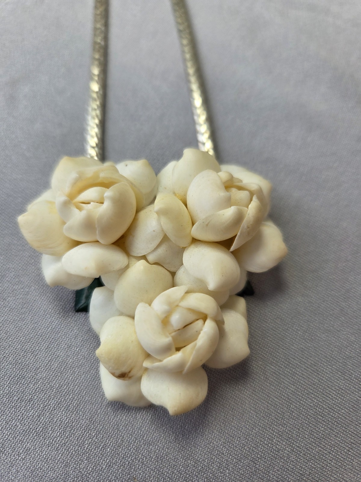 Vintage White Shell Flower Statement Necklace