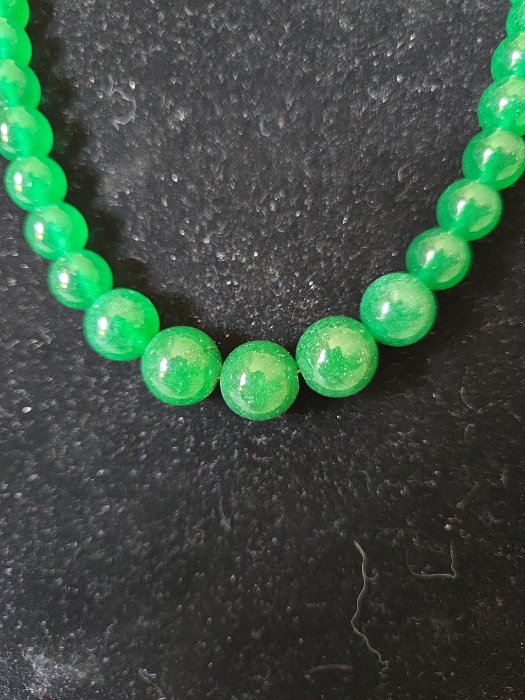 Jade Hand Strung Graduated Round 22″ Imperial Green Lobster Claw Clasp Necklace
