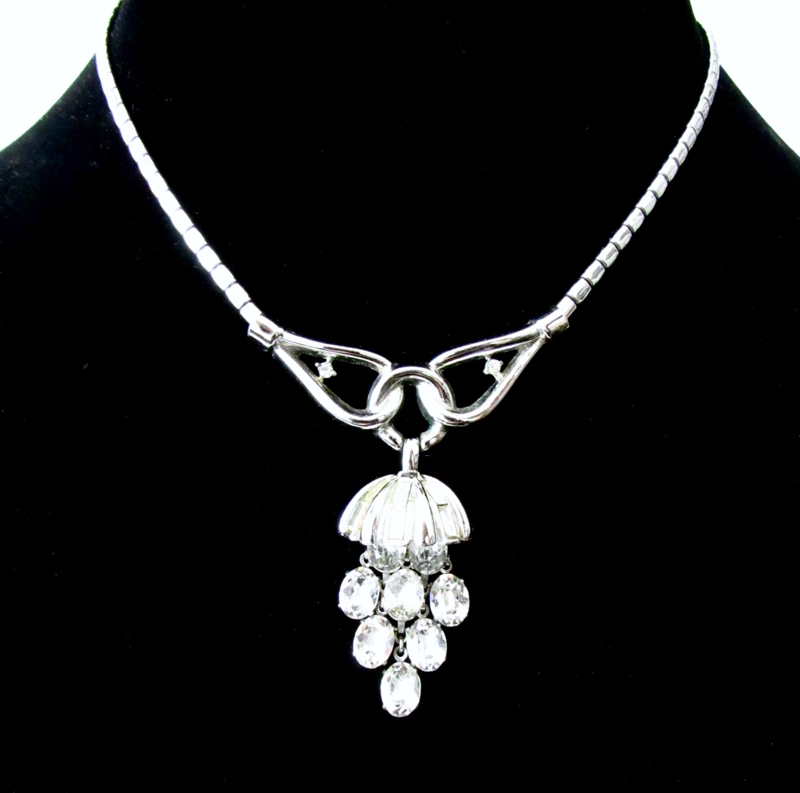 VTG C Trifari/Alfred Phillipe Necklace Dangling Grapes SilverToned Beautiful WOW