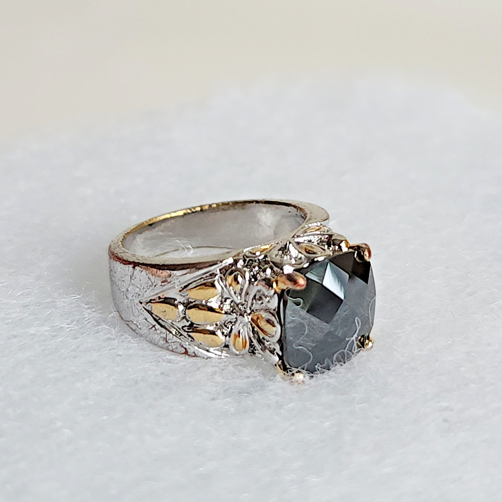 Size 5 Vintage Large Black CZ AS IS Copper Base Peeking Through