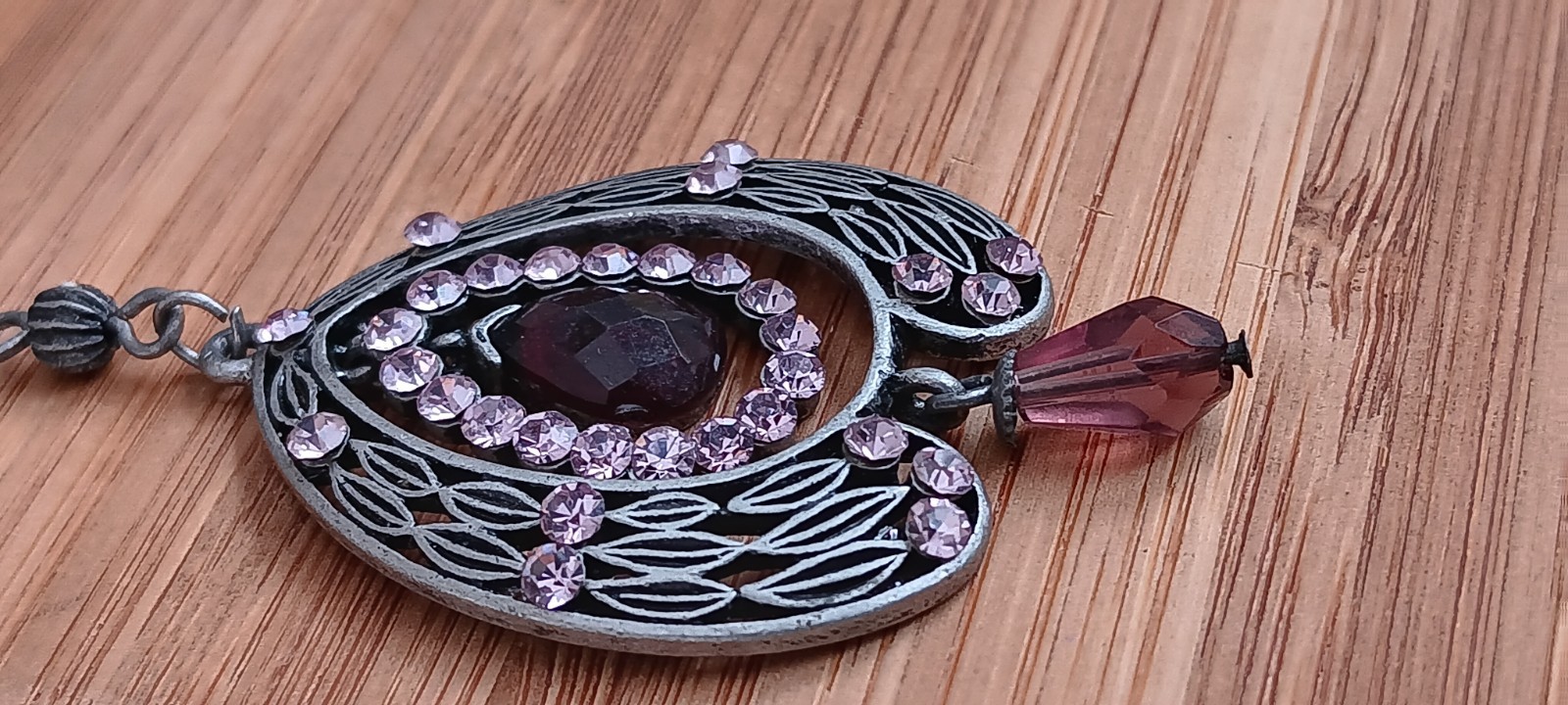Vintage gunmetal pendant W/ pink rhinestones & purple/pink bead accents, 18-21″