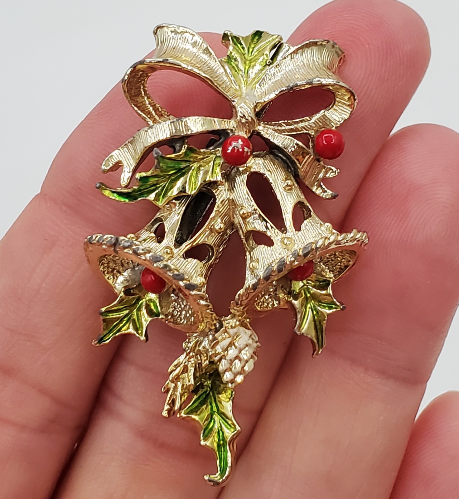 Gerrys Christmas Bells Brooch 2in Gold Tone Enameled Holly Pine Cone VTG Estate