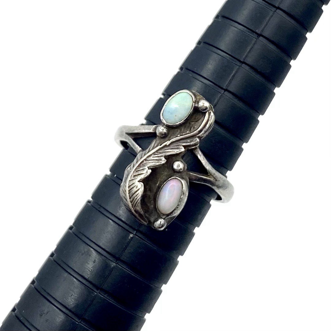 Vintage Native American Sterling Silver 925 MOP Leaf Ring Iridescent Pink Blue