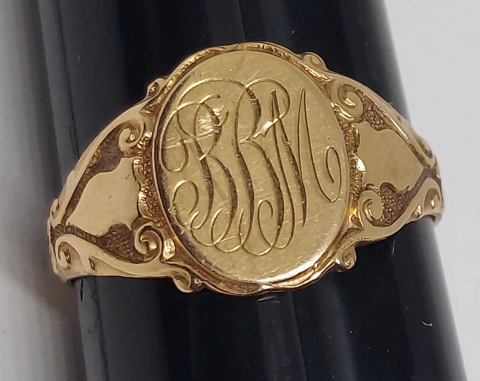 vintage ladies Victorian 14K yellow Gold Signet Ring antique size 9