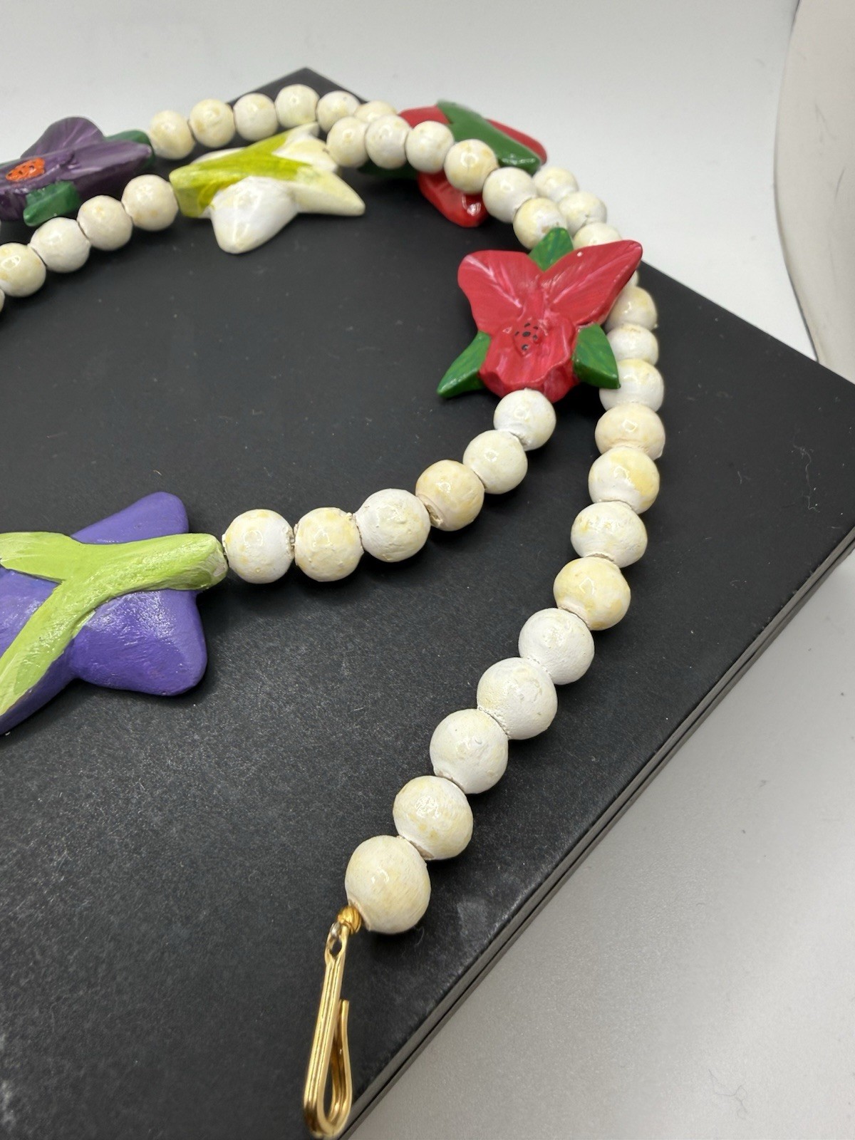 Vintage Hand-Carved Wood Orchid Necklace Tropical Flowers Red Cream Purple