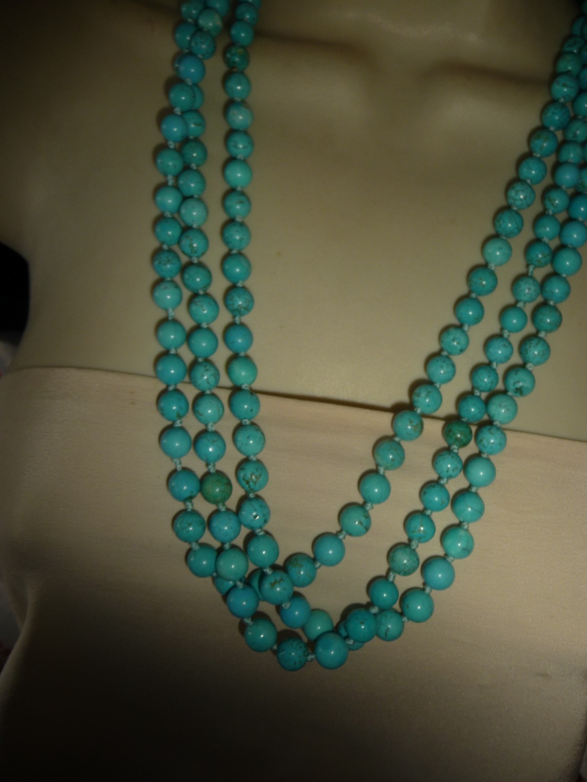 40” L BLUE TURQUOISE ROUND BEADS 1/4” R HAND KNOTTED NO CLASP NECKLACE #31/18