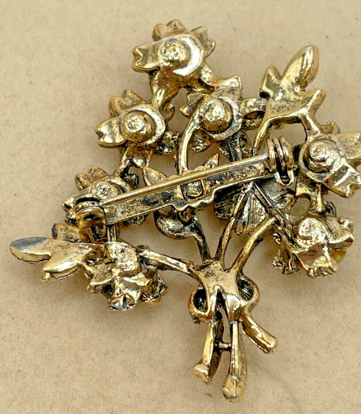 VTG MCM Gold-tone Floral Bouquet Faux Opal Pearl rhinestone brooch