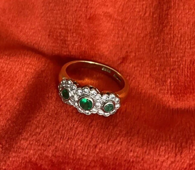 18K Lady’s Gemstone Fashion Ring Featuring 3Round Brilliant Cut Emerald Gemstone