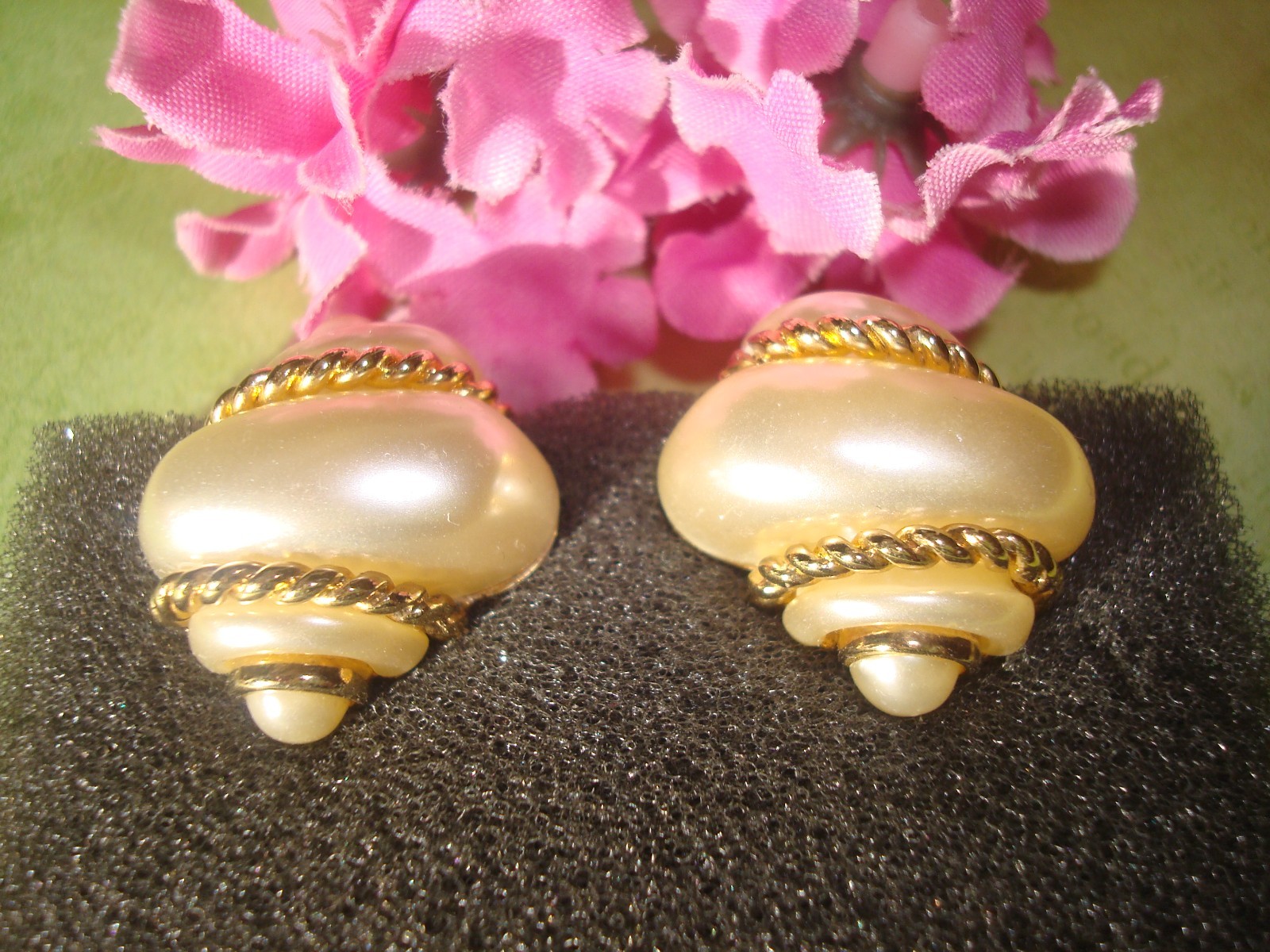 VTG.SIGNED”REPLICA”Made in ITALY NAUTILUS,SHELL,SNAIL F/PEARL EARRINGS GOLD/Plt.