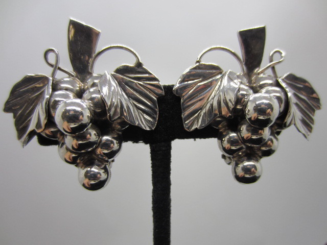 VTG Sterling Silver MEXICO TAXCO Bunch of Grapes Pin/Pendant & Earring Set 63.7g