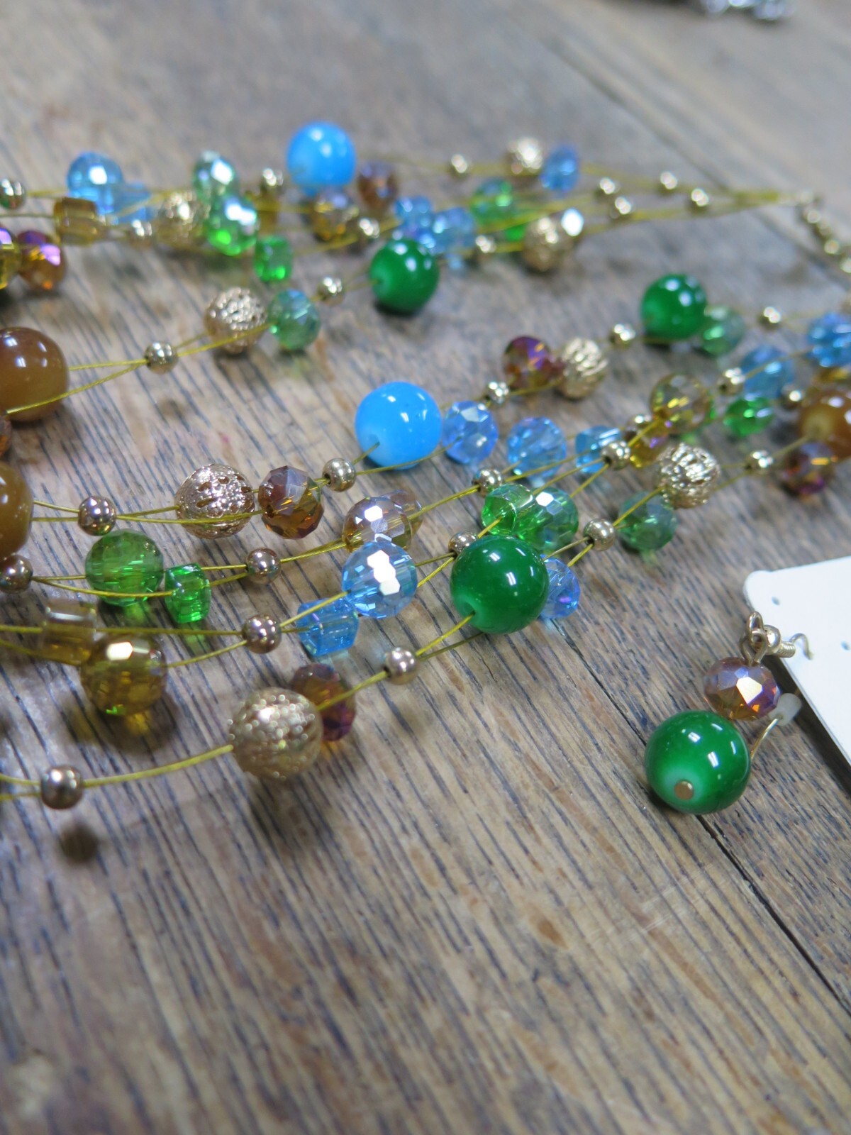 VINTAGE Multi Strand Beads Jeweled Wire Wrap Flexible Necklace 20″ W/ Earrings
