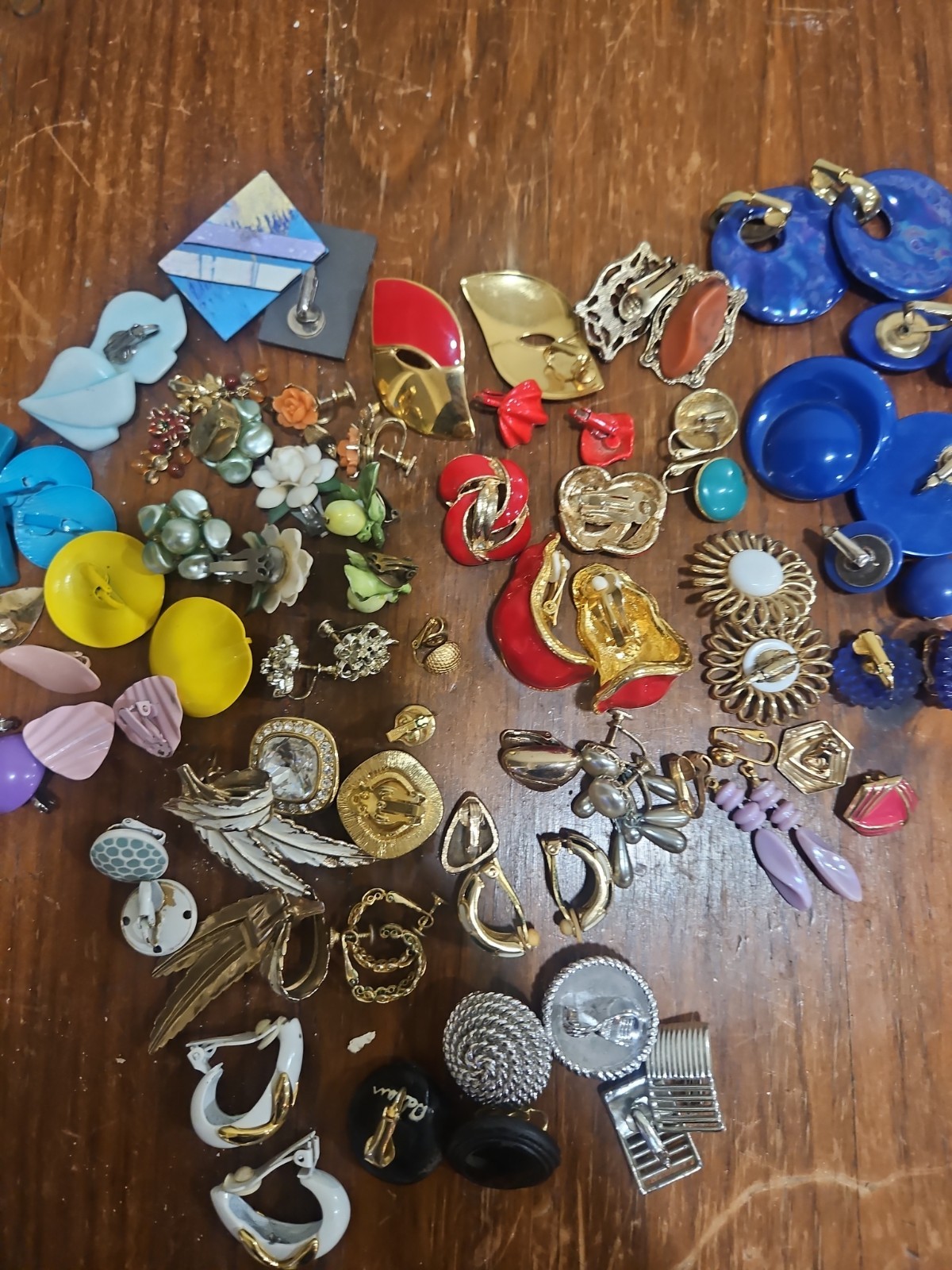 Vintage Designer CLIP ON Earring Lot 25+ Pairs Trifari Monet D’Orlan, avon