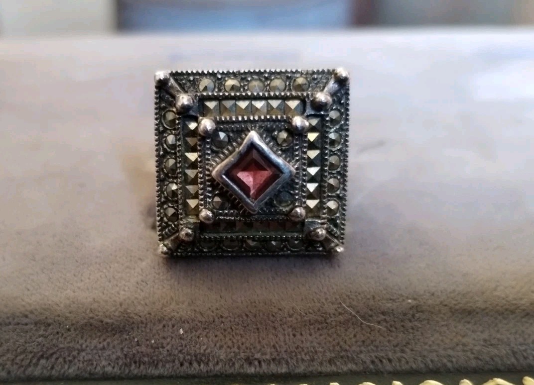 Vintage Dee Berkley DBJ Sterling Silver Garnet Marcasite Ring Size 6.5