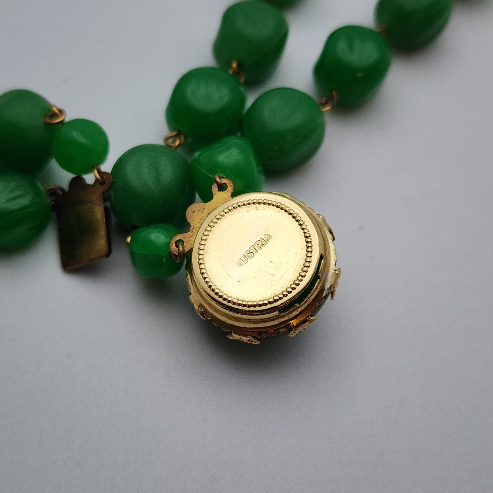 Vtg Green Austrian Crystal Molded Acrylic Bead Necklace 2 Strand 1950s Gold Tone