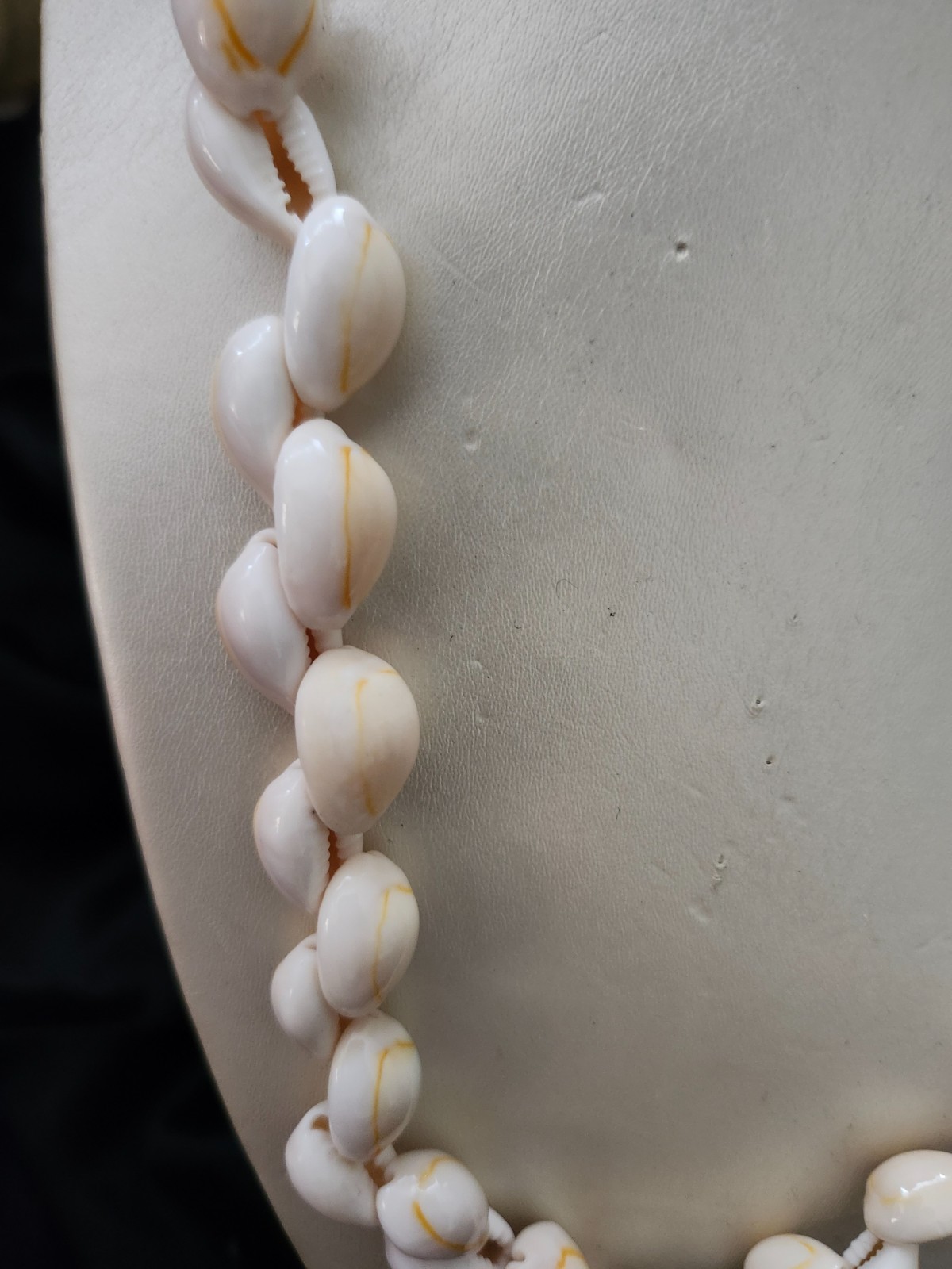 Vintage HAWAIIAN COWRIE SHELL Necklace 36″ 1970’s, VERY NICE & DAILY SHIPPING