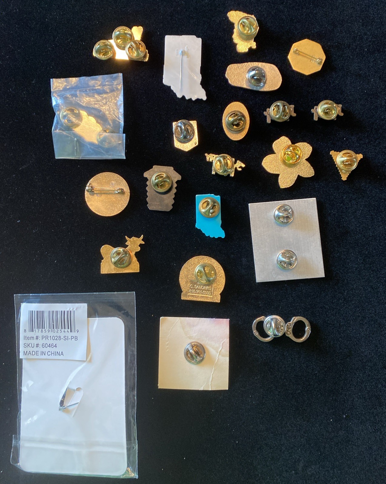 Lot Of 22 Vintage Random Lapel Pins Brooch Indiana Pow*Mia Horse Cow Flower