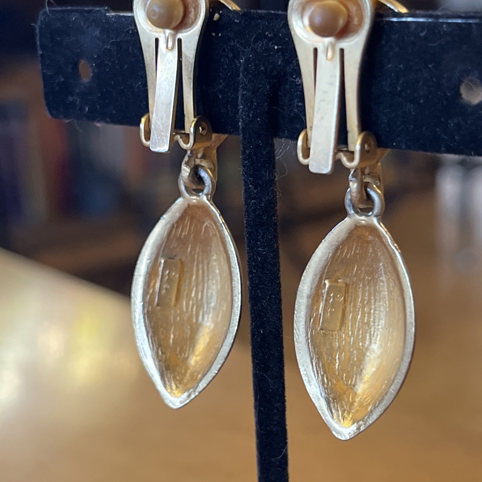 Vintage XEJA Matte Gold Dangle Drop Clip On Earrings Statement Classic