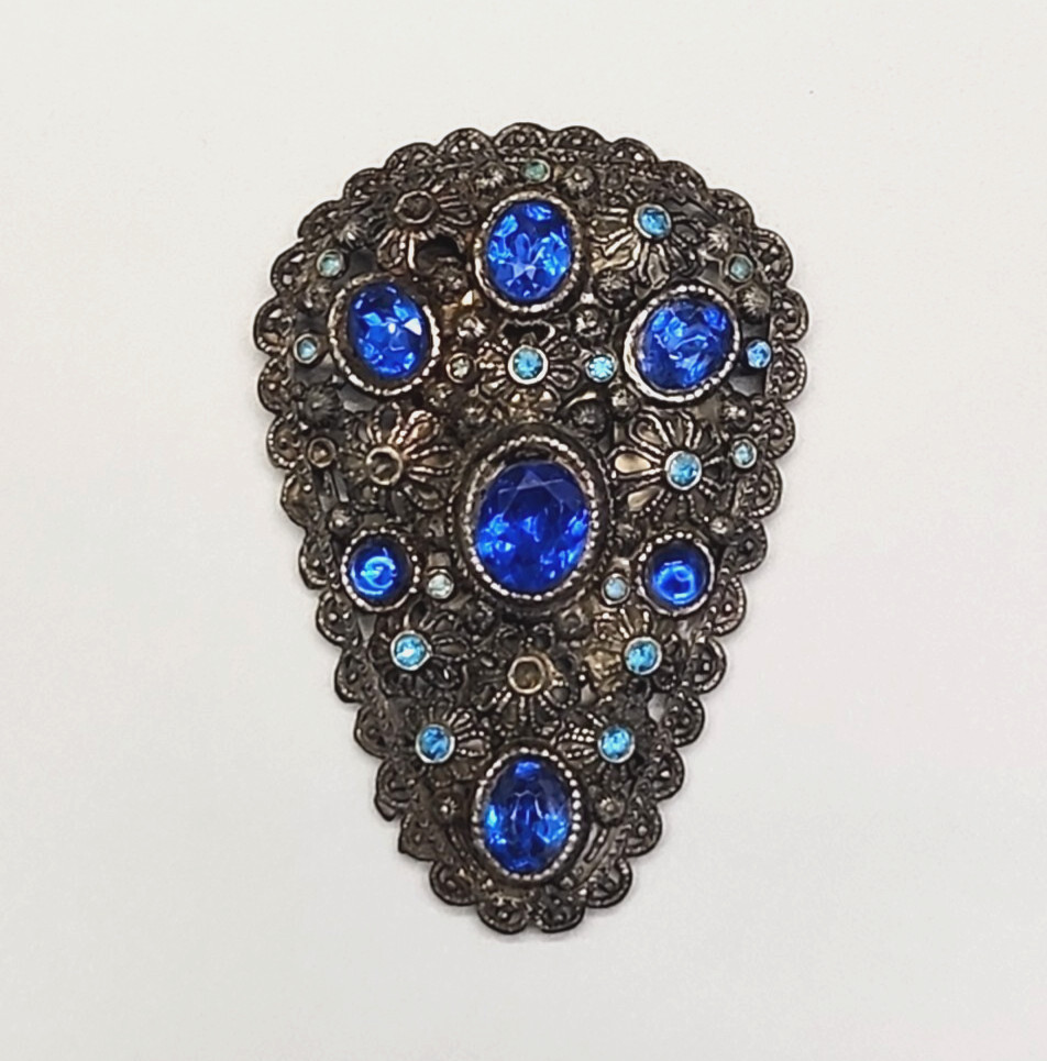 Vintage Dress Clip New England Glassworks Blue Rhinestones 2 3/8″