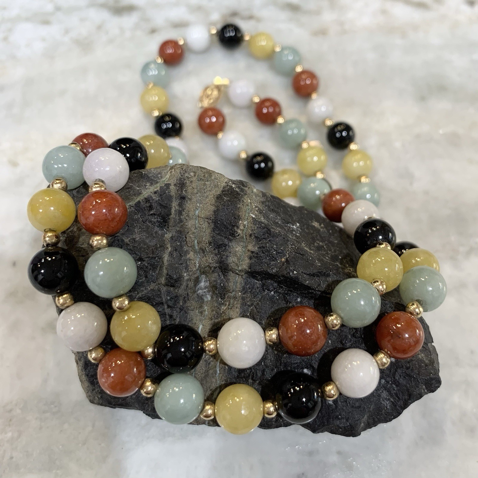 VTG JADE MULTICOLOR NECKLACE 14K Yellow Gold Beads Clasp 8mm Jadite ~55gr WW 25”