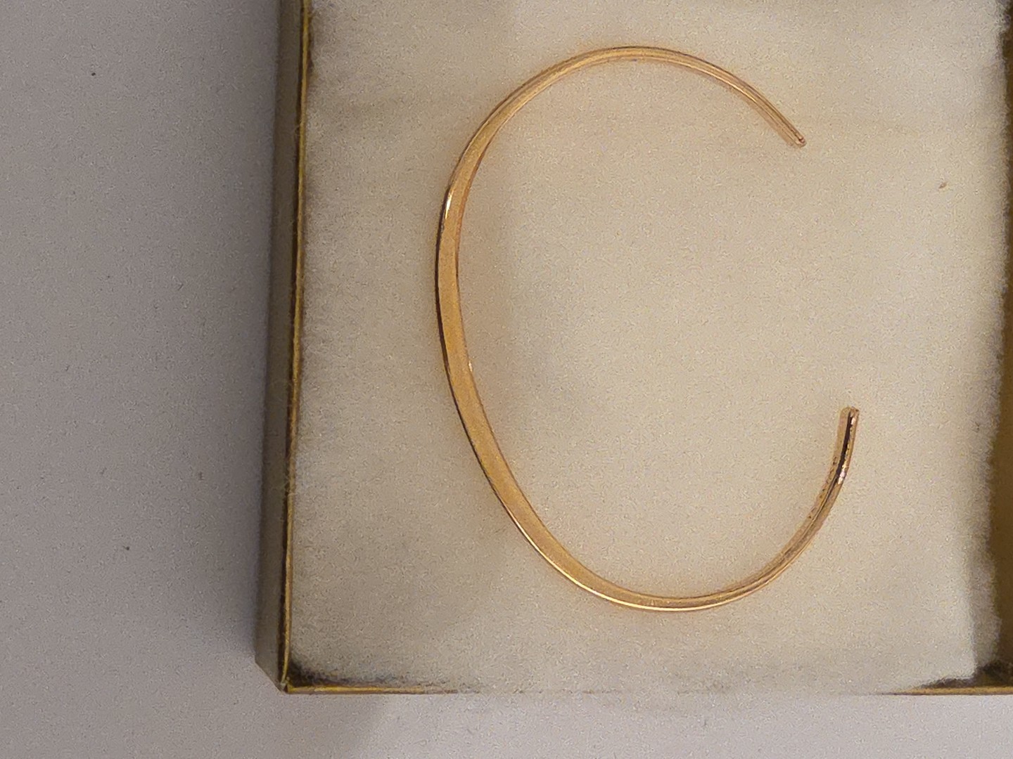 1978 Avon Slender Touch Goldtone Bracelet Size Small With Box