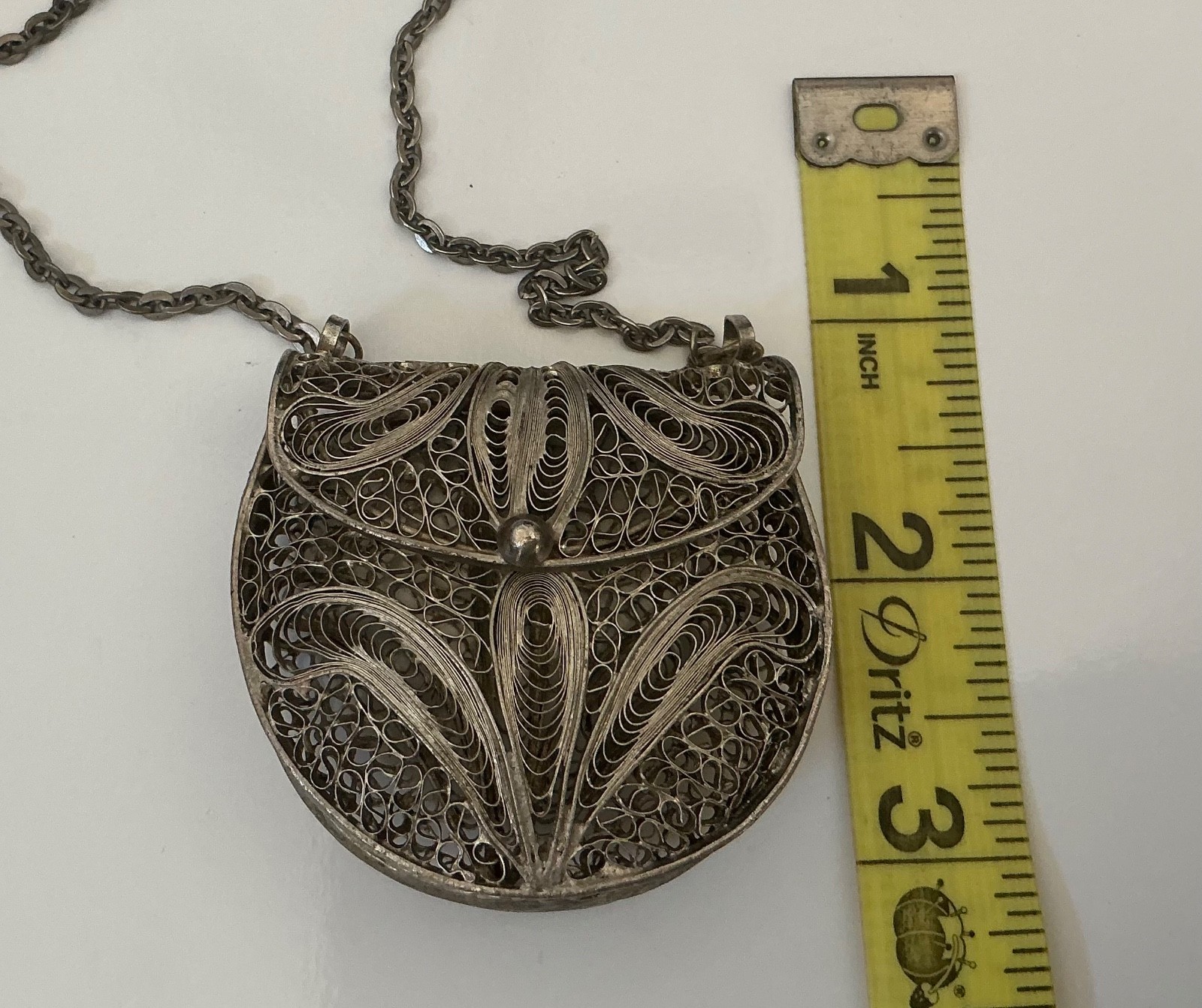 VTG Silver Filigree Coin Purse on 30″ Chain..Beautiful & Delicate