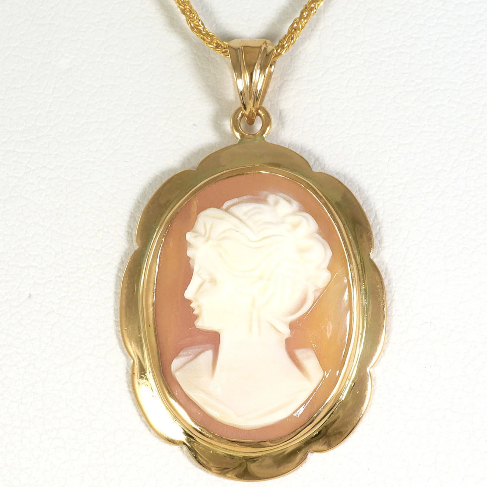 18K Yellow Gold Necklace Brooch with Shell Cameo, Approx. 45cm, To… GZl1hzqb