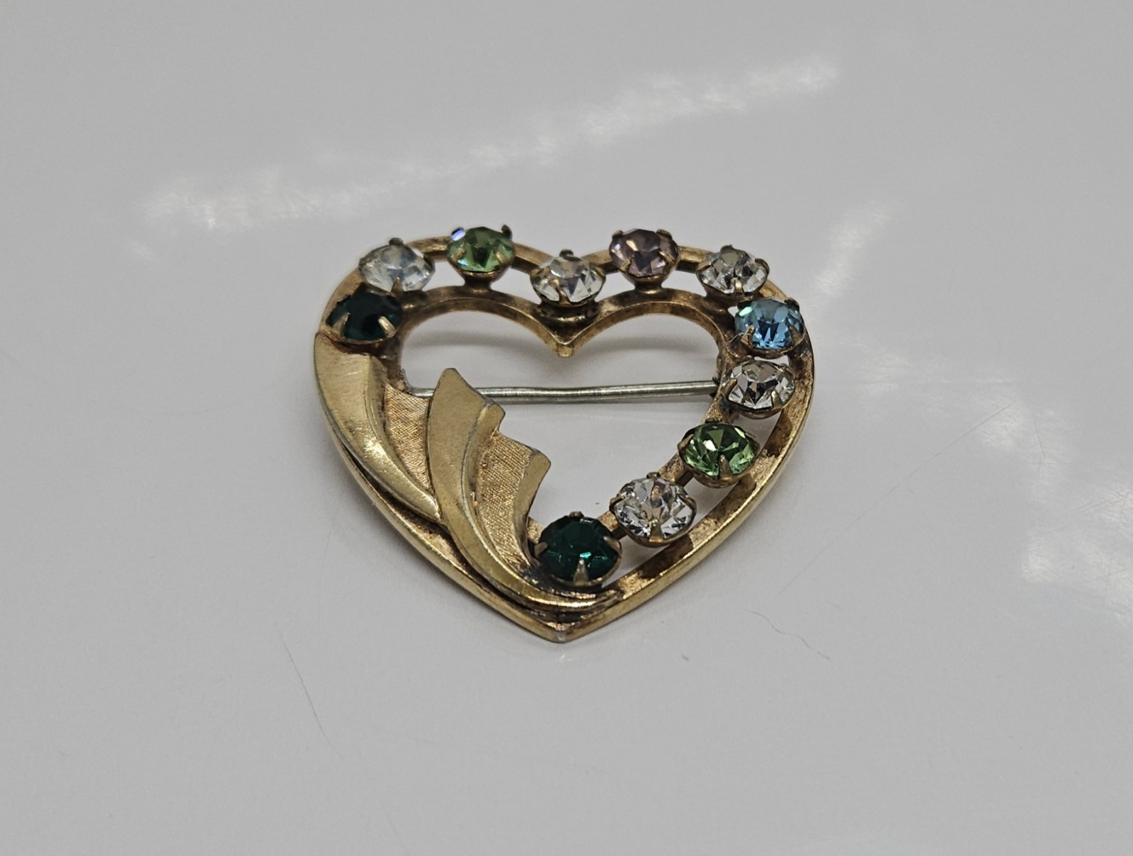 Vintage 1/20 12K GF Gold Filled Heart Pin Rhinestones 1 1/4″