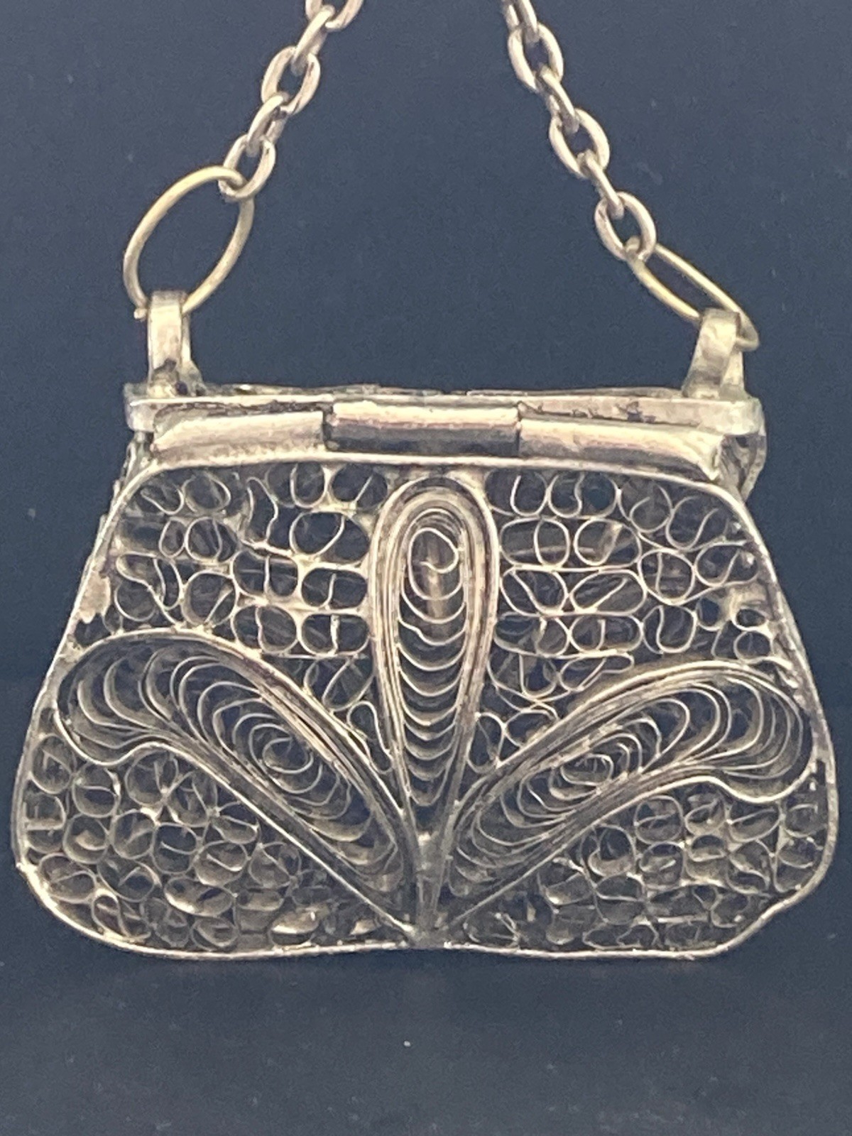 Vintage Silver FILIGREE Purse Necklace 35″ Long Chain Perfume Keepsake Holder