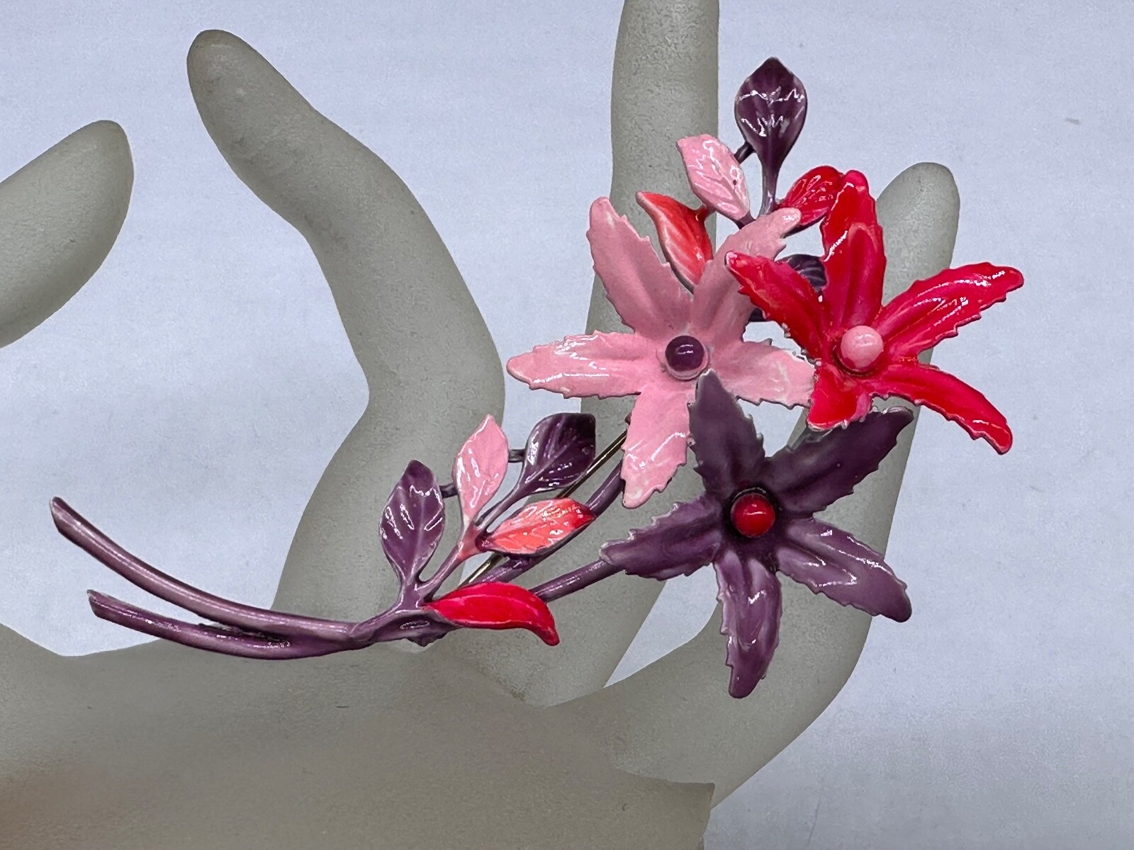 VINTAGE ESTATE ENAMEL PINK RED PURPLE FLOWER BOUQUET BROOCH PIN