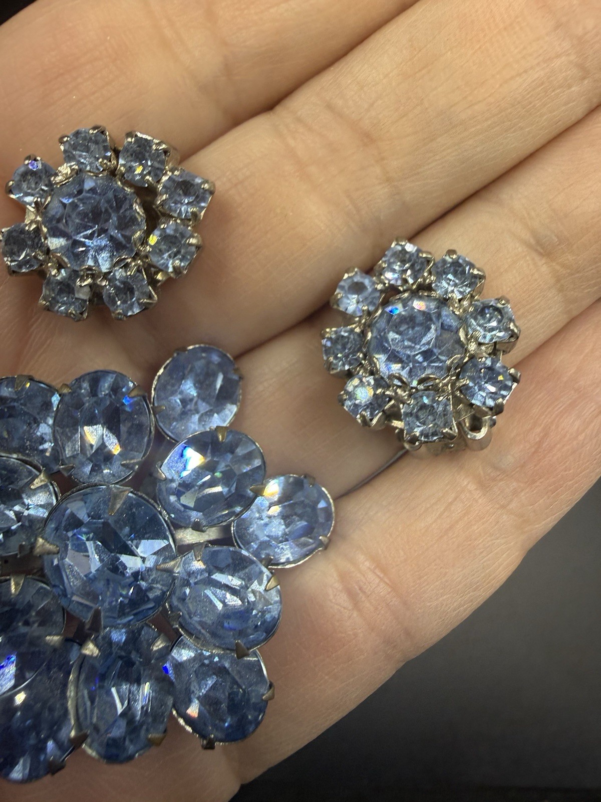 Vintage Unsigned Estate Light Blue Rhinestone Brooch And Clip On Earrings Set
