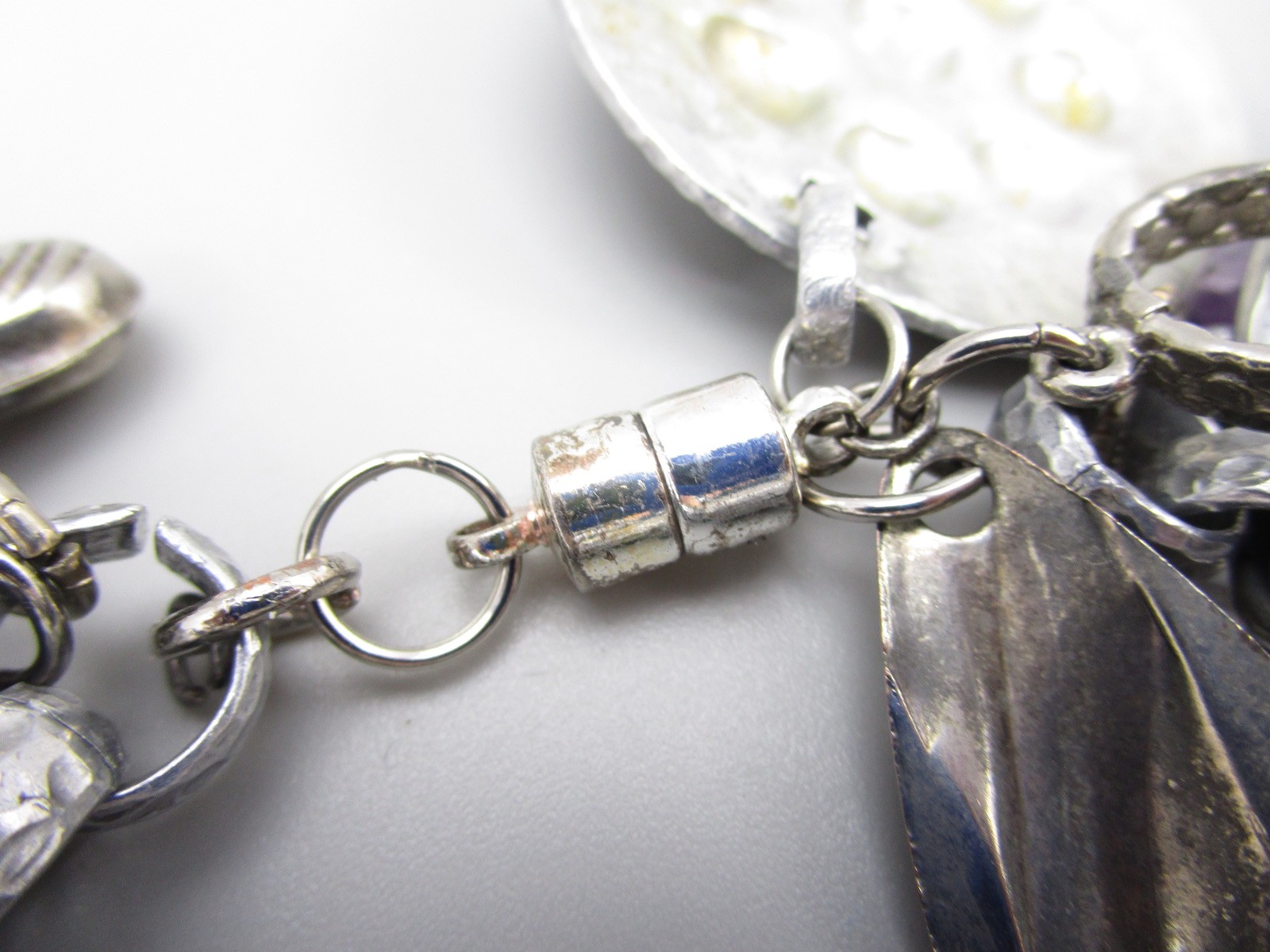 AMAZING 1980’S OVERSIZED ALUMINUM MIXED METAL CHUNKY CHARM BRACELET