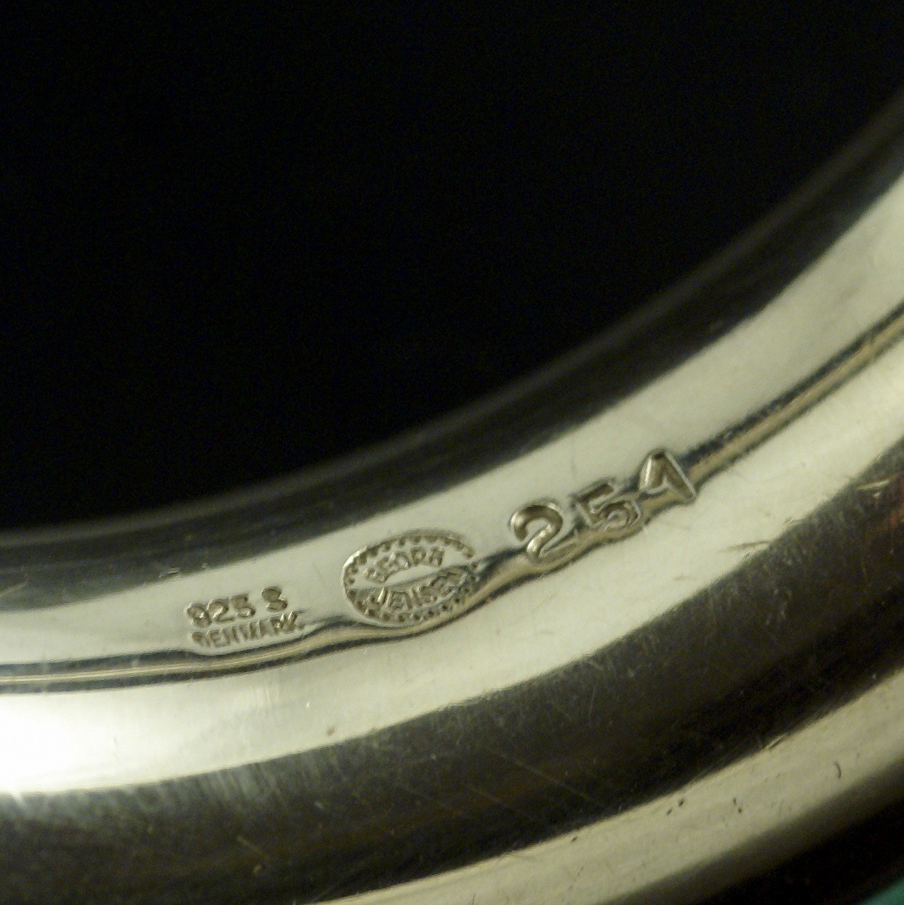 Georg Jensen Sterling Silver Hindged Bangle #251 – Kim Naver