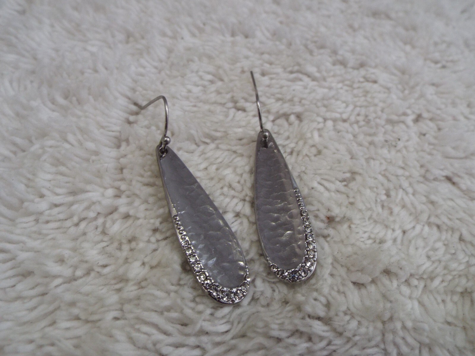 Silvertone Rhinestone Teardrop Pierced Earrings (A53)