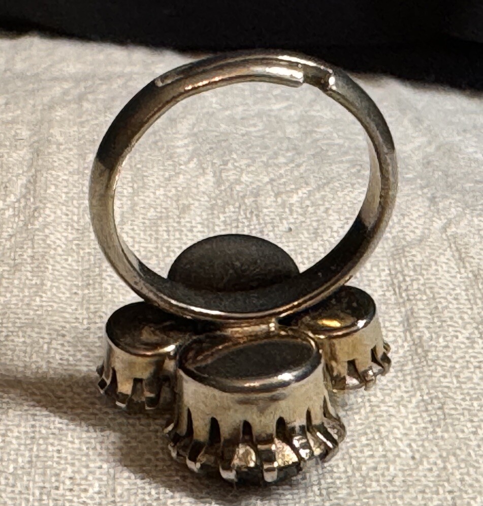 Vintage Cocktail Ring. 4 Rhinestones Topaz And Clear