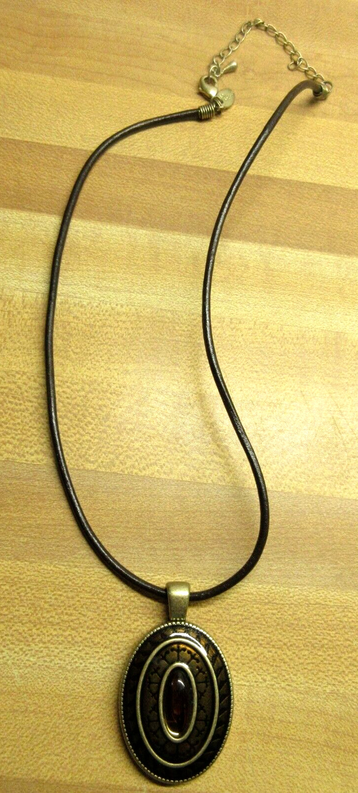 VTG? LIA SOPHIA gold tone black strand chunky brown amber color pendant Necklace
