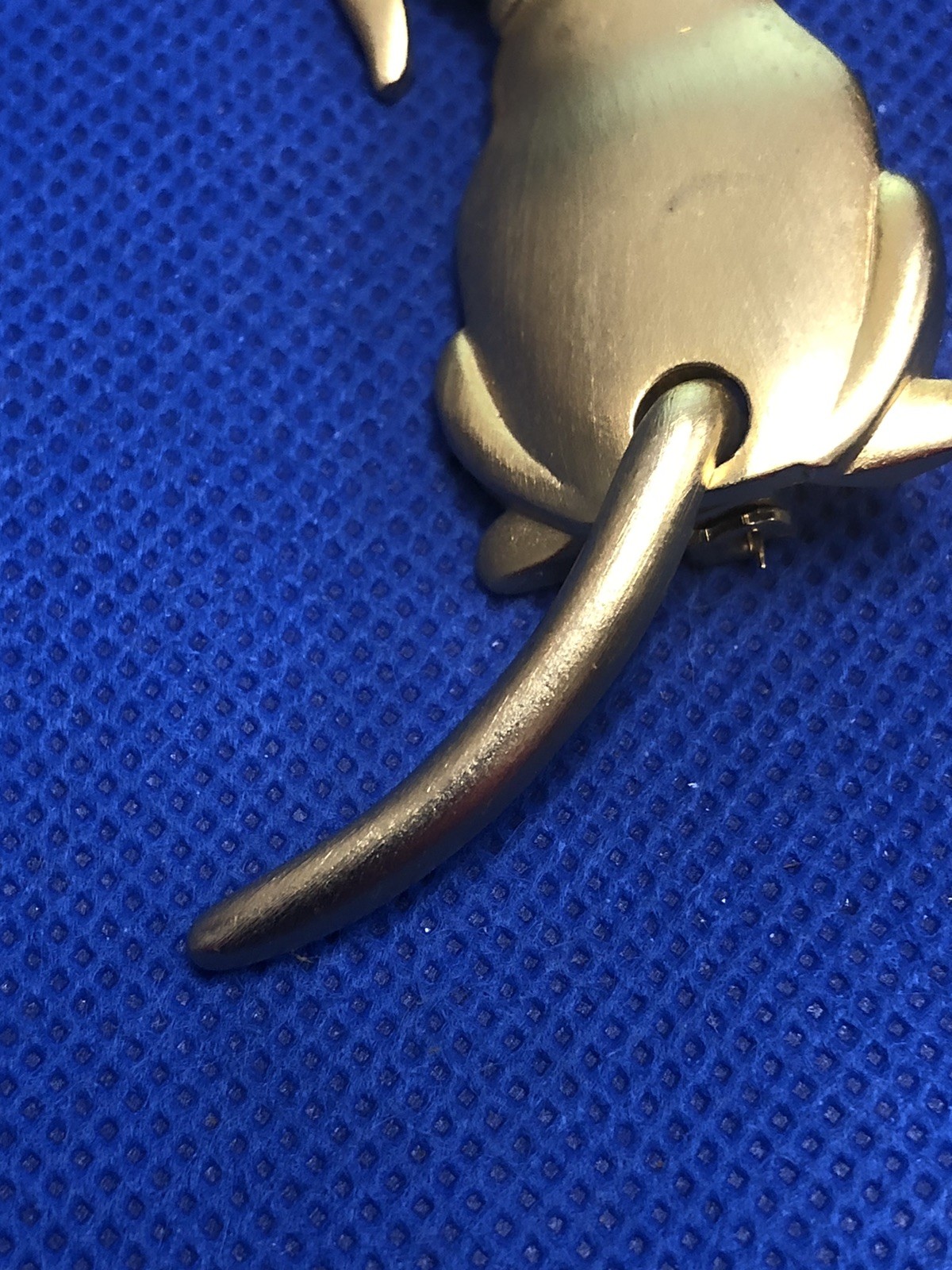 VINTAGE JJ JONETTE JEWELRY SIGNED SITTING DOG ARTICULATED TAIL BROOCH PIN