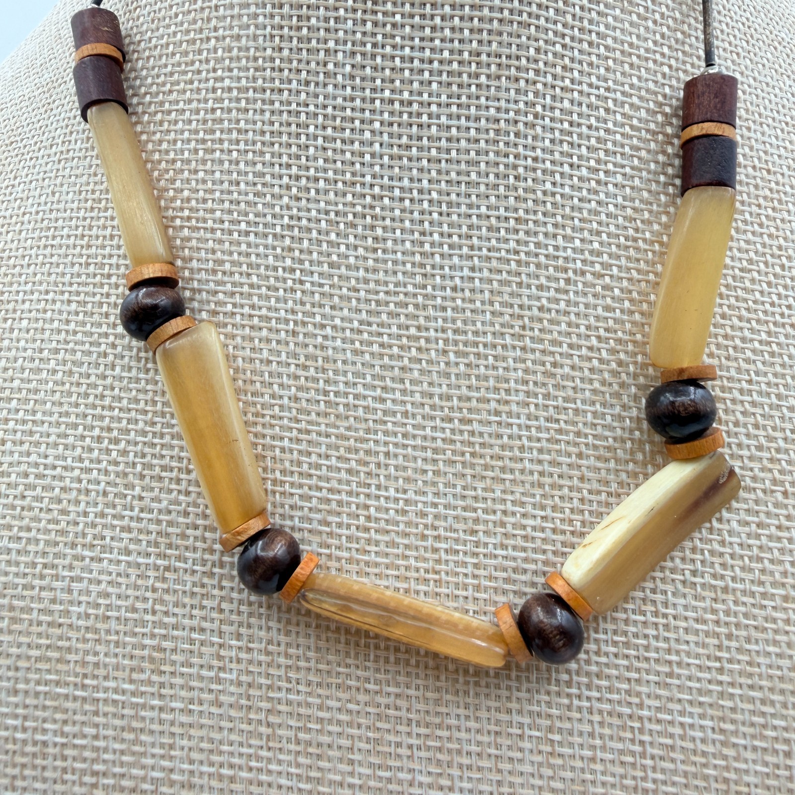Vintage 90s Earthy Wood & Horn Bead Necklace Boho Ethnic Fashion Women’s Jewelry
