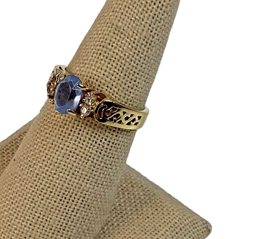 Vtg PAD Gold Tone Ring GE Light Blue 1cm Glass Stone Prong Set 8.25