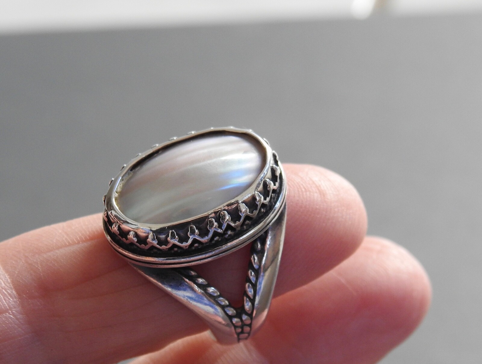 vintage Carolyn Pollack MOP STERLING SILVER ring oval shel mother of pearl 7.5