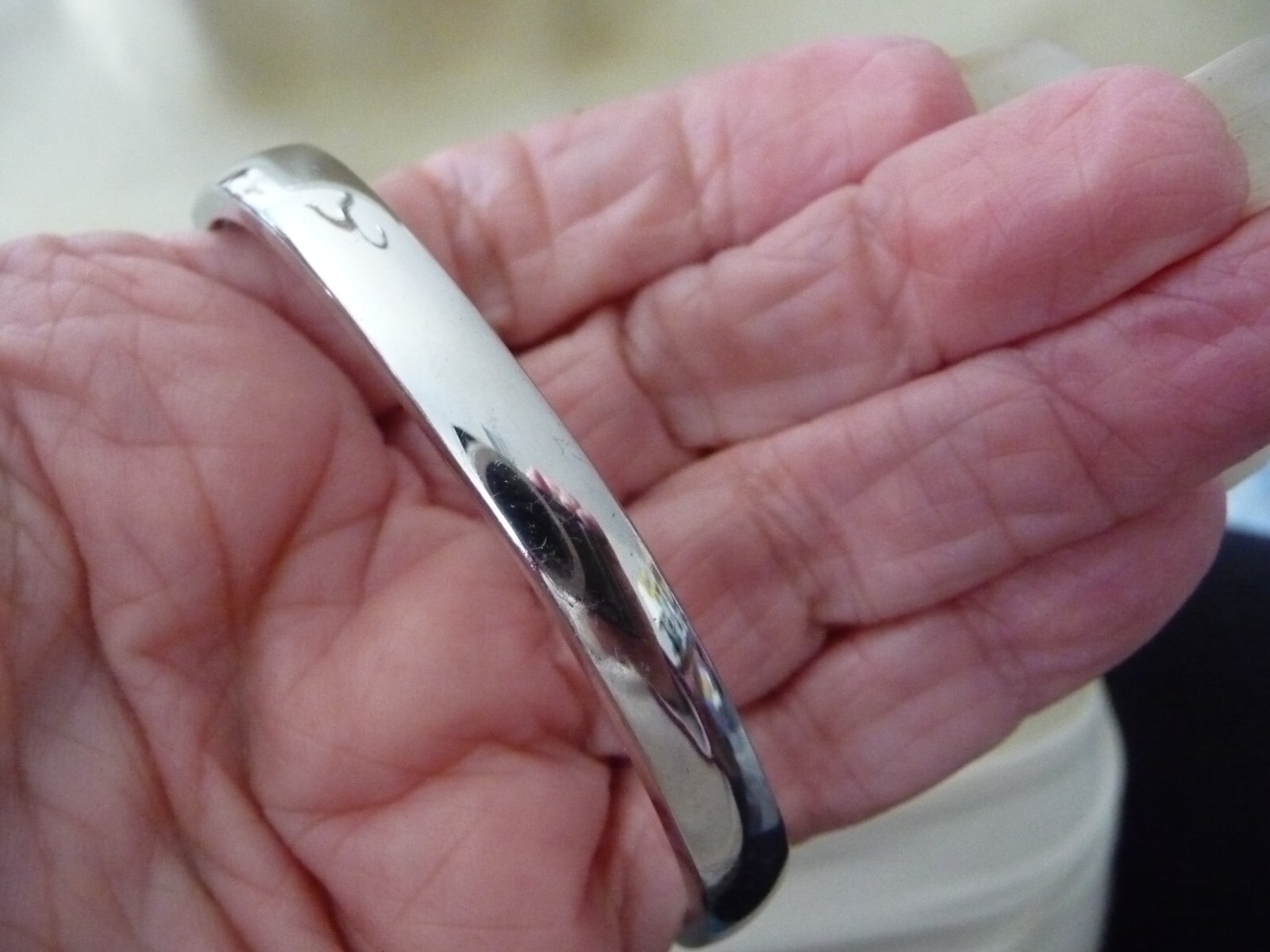 WEDDING SILVER TONE HINGED OPEN CUT FAUX DIAMONDS 3/4″W BANGLE BRACELET #23/19A