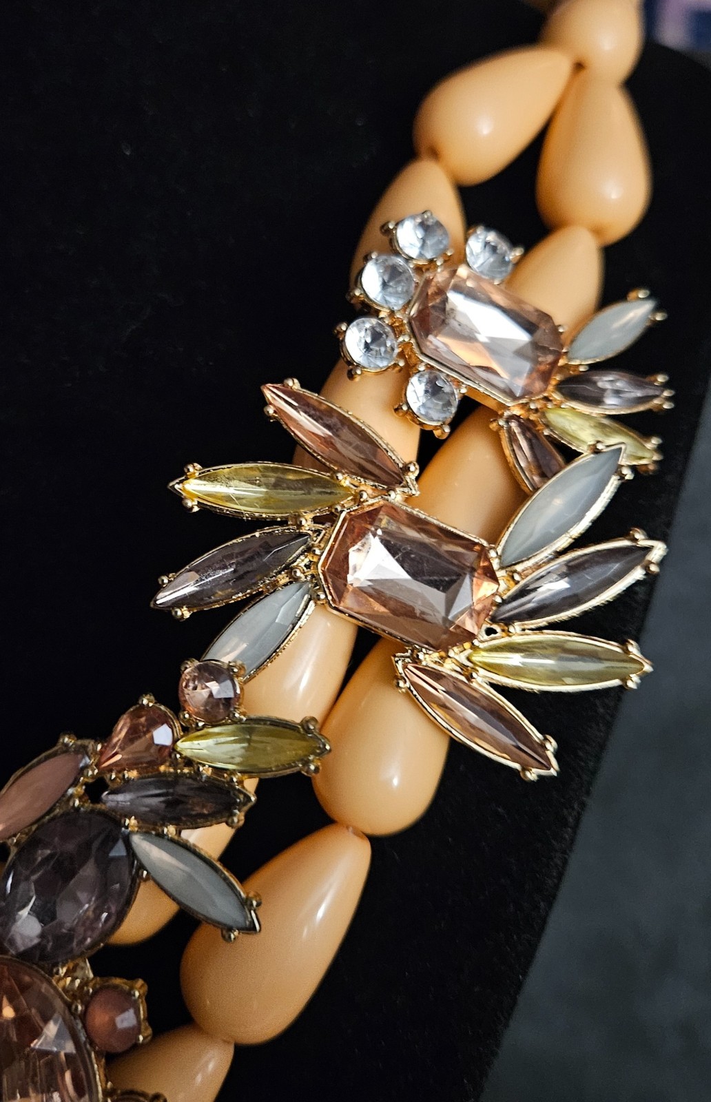 VINTAGE Peach Bead Multicolor Rhinestone Double Strand Necklace 17 18 19 Inch