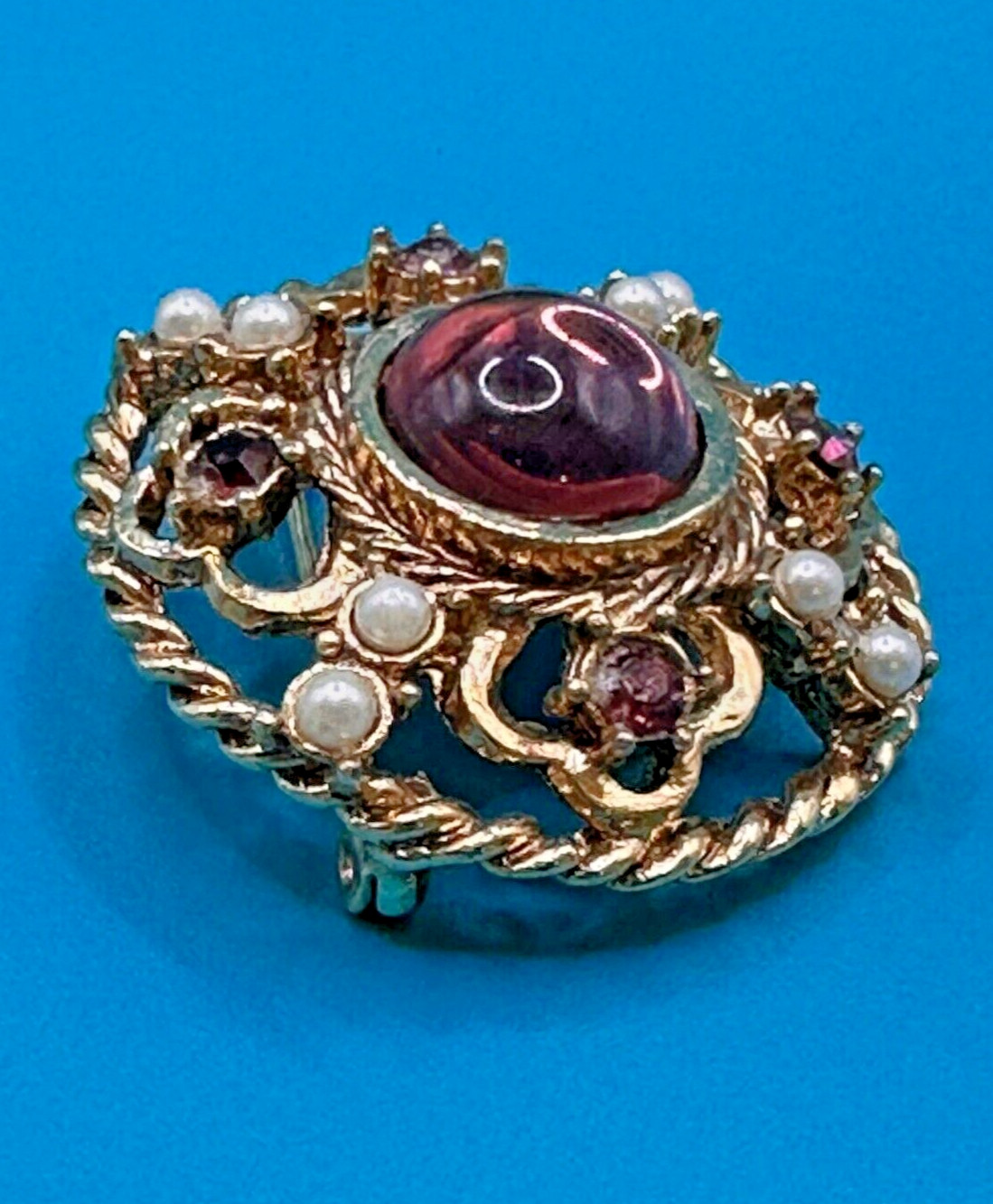 Estate Brooch Vtg Moon Glow Cabochon Gripoix Glass Rhinestone/Pearls Gold Tone