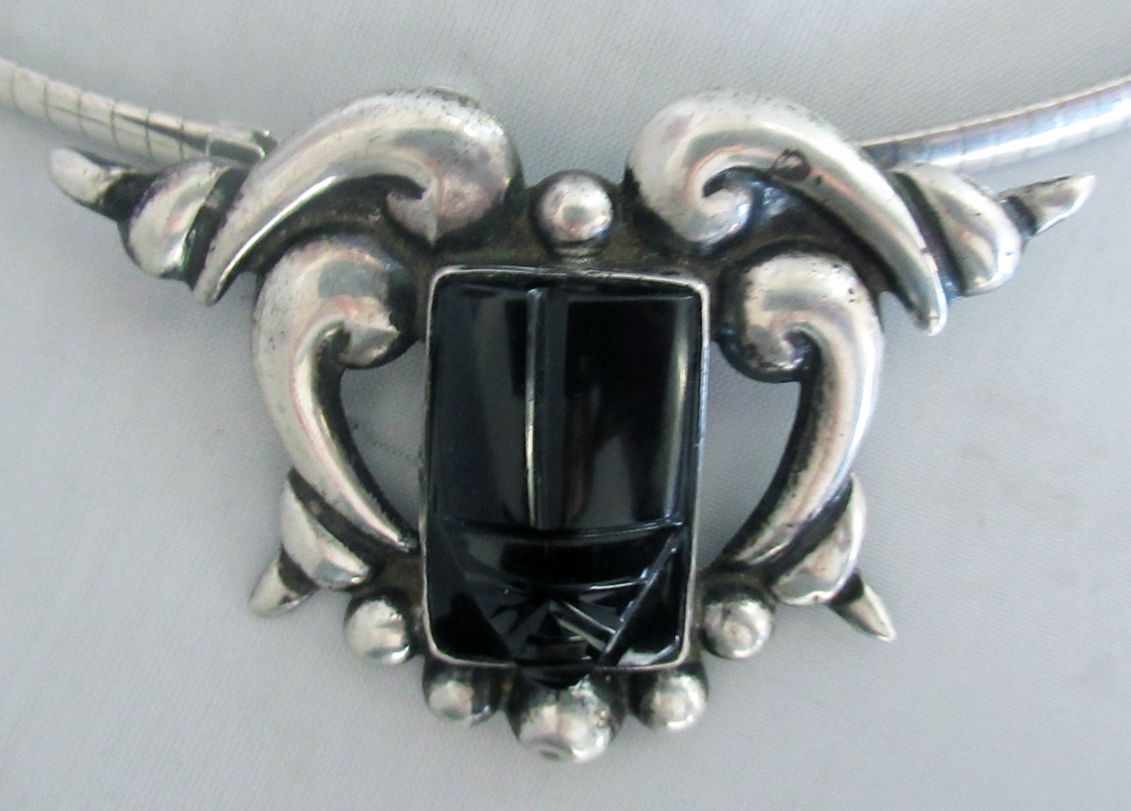 VINTAGE MEXICO STERLING PENDANT NECKLACE, 2 3/8 INCHES PENDANT, 16 INCHES CHAIN