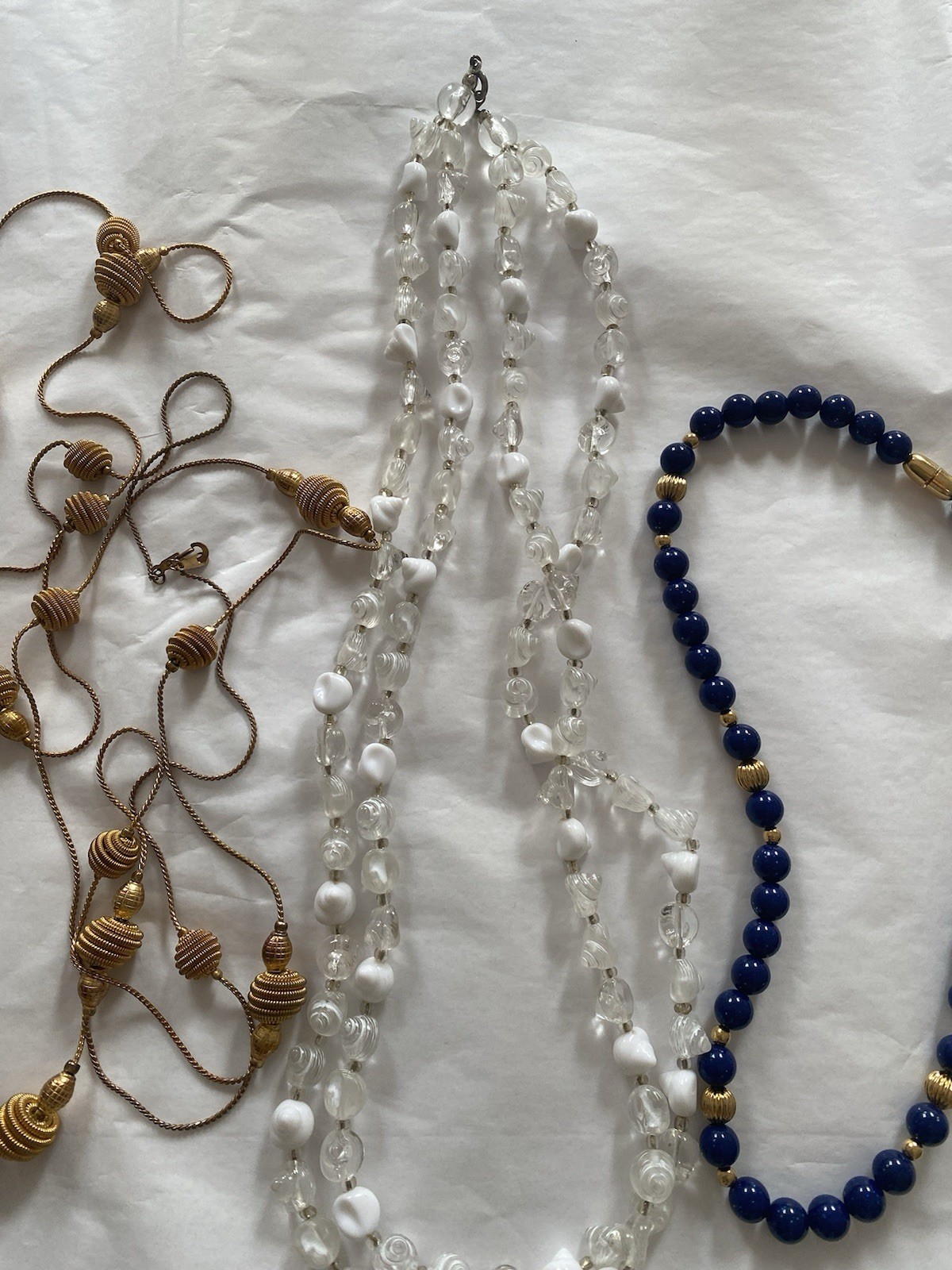 4 Necklaces Vintage Jewelry Lot K3 Blue White Black Beads Gold-tone